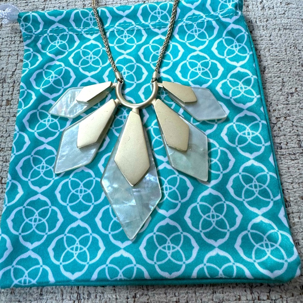 Kendra Scott Mari Necklace